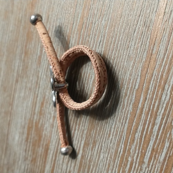 Unique Ring made of Leather-like material and silver tone flower - Picture 2 of 5